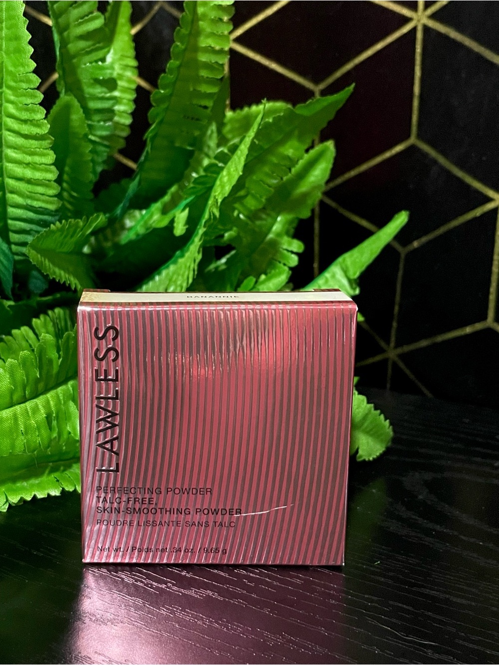 Lawless Skin-Smoothing Perfecting Powder - Banannie